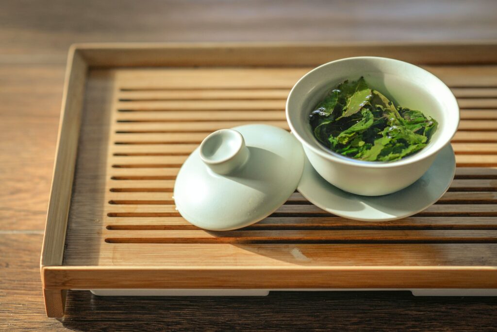 Vihreä tee ja laihdutus – Onko vihreästä teestä apua painonhallintaan?